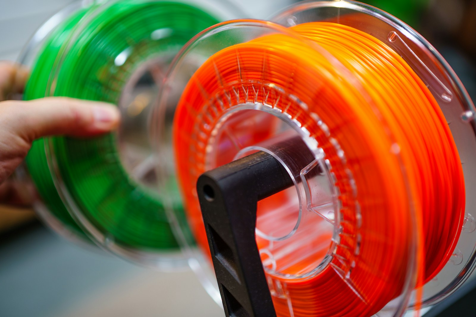 Jak zorganizować filament do drukarki 3D — system śledzący wagę, ustawienia i status drybox
